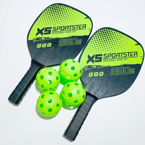 Sports Equipment 2 Rackets 4 Ball Set